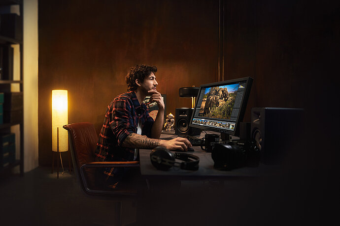 EIZO_ColorEdge_Filmender_Fotograf_8806_V6_sRGB_3000x2250.jpg