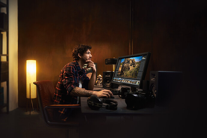 EIZO_ColorEdge_Filmender_Fotograf_8806_V6_sRGB_3000x2250.jpg