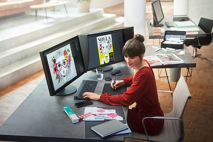 EIZO_ColorEdge_Illustratorin_7884_V2_sRGB_3000x2250.jpg