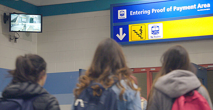 [Translate to Belgian Dutch:] Beeldscherm en monitor in het station